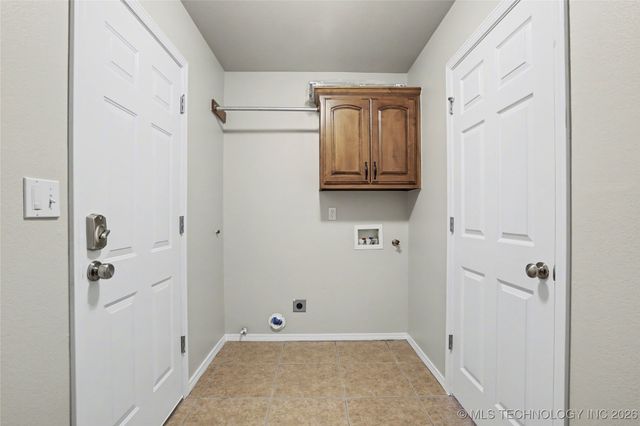 2013 W Woodbury Street, Broken Arrow, OK 74012