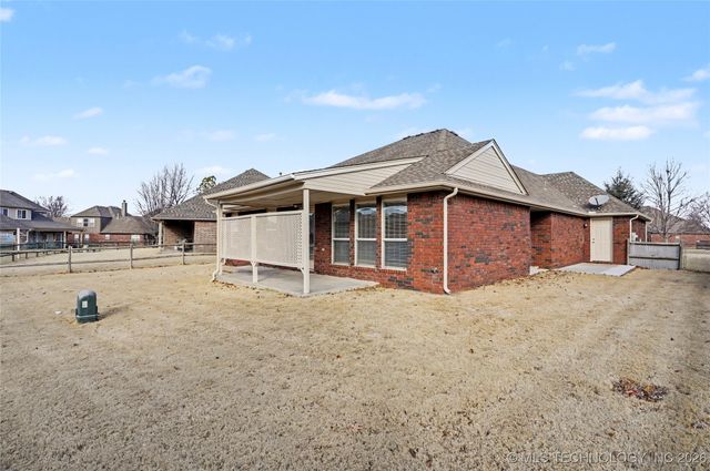 2013 W Woodbury Street, Broken Arrow, OK 74012