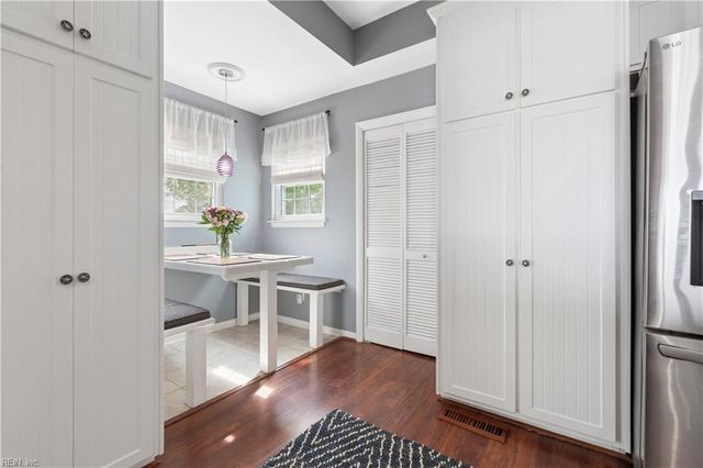 21 Channel LN, Hampton, VA 23664