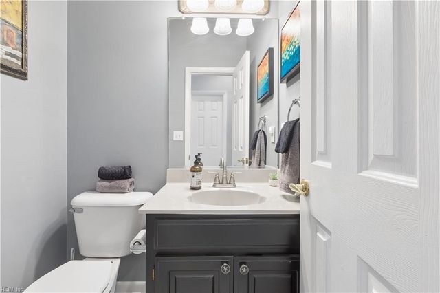 21 Channel LN, Hampton, VA 23664