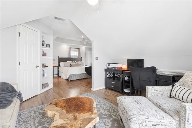 21 Channel LN, Hampton, VA 23664