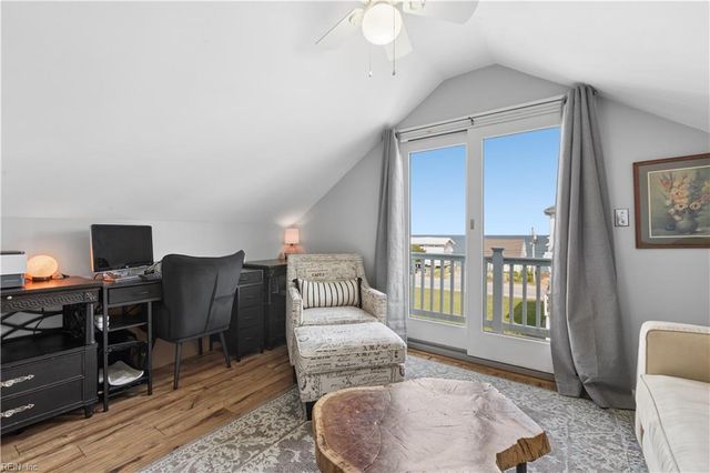 21 Channel LN, Hampton, VA 23664