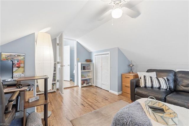 21 Channel LN, Hampton, VA 23664