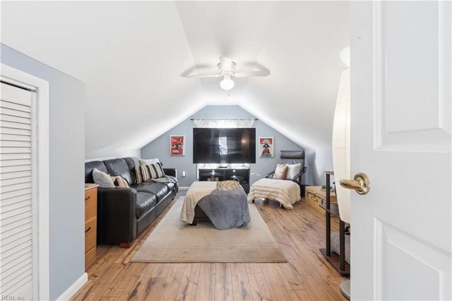 21 Channel LN, Hampton, VA 23664