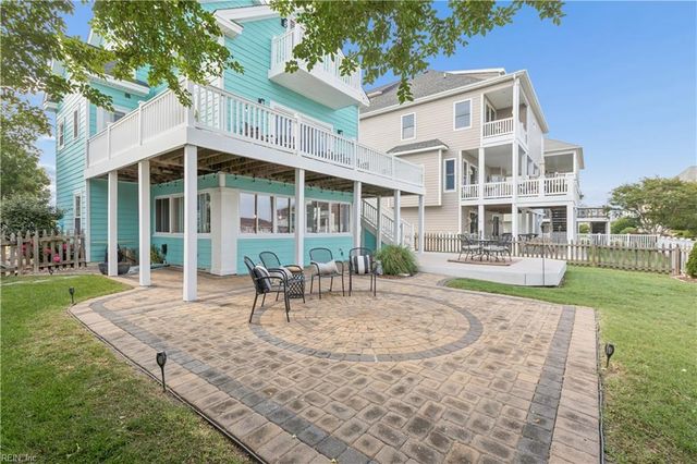 21 Channel LN, Hampton, VA 23664