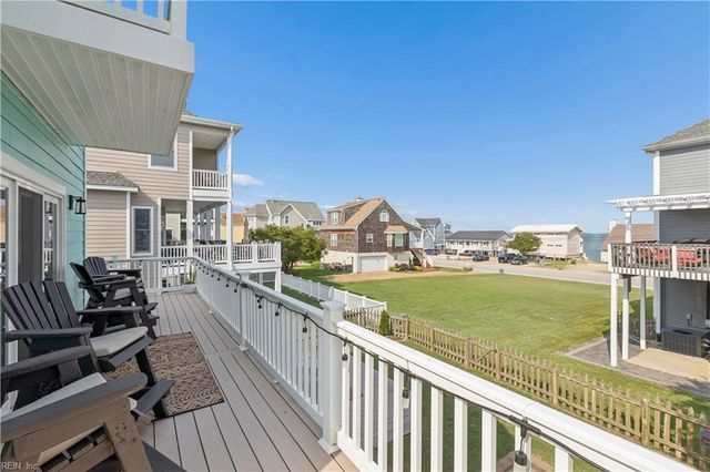 21 Channel LN, Hampton, VA 23664