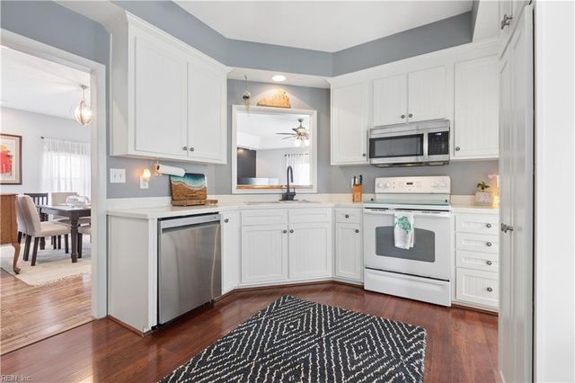 21 Channel LN, Hampton, VA 23664