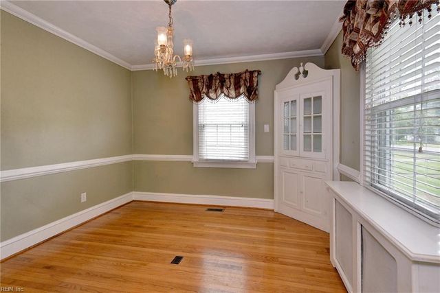 39 Westover RD, Newport News, VA 23601