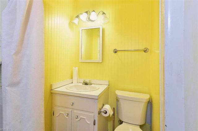 39 Westover RD, Newport News, VA 23601