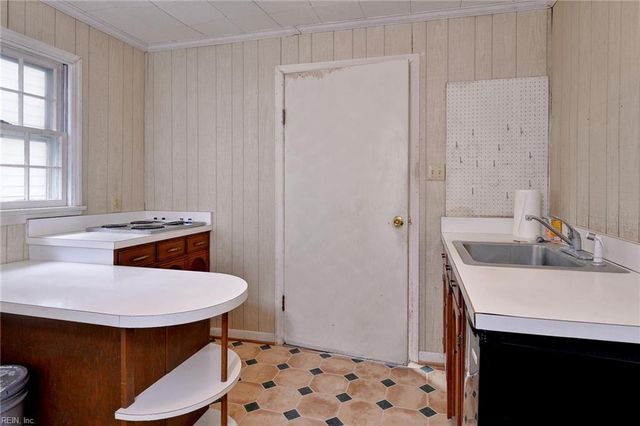 39 Westover RD, Newport News, VA 23601