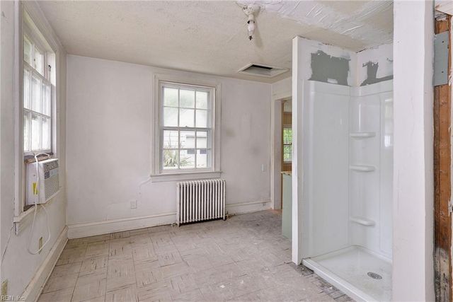 39 Westover RD, Newport News, VA 23601
