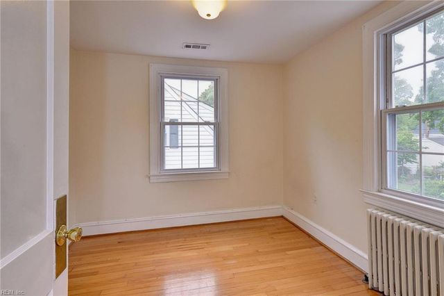 39 Westover RD, Newport News, VA 23601