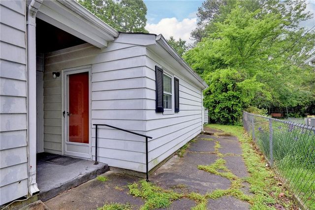 39 Westover RD, Newport News, VA 23601