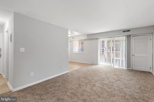 5340 C ST SE #301, Washington, DC 20019