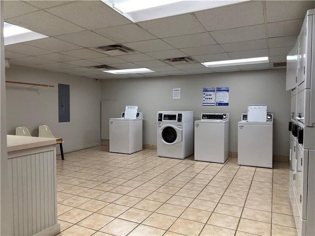 2479 PEACHTREE NE Road 1417, Atlanta, GA 30305