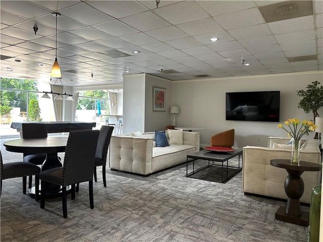 2479 PEACHTREE NE Road 1417, Atlanta, GA 30305