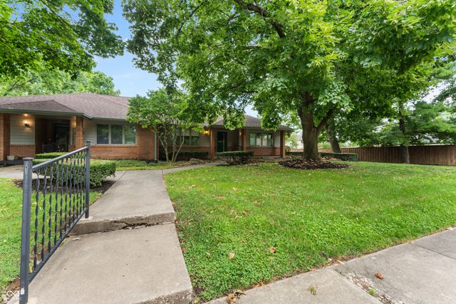 2365 Glenview Drive, Columbus, IN 47203
