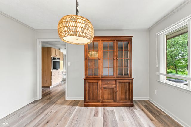 2365 Glenview Drive, Columbus, IN 47203