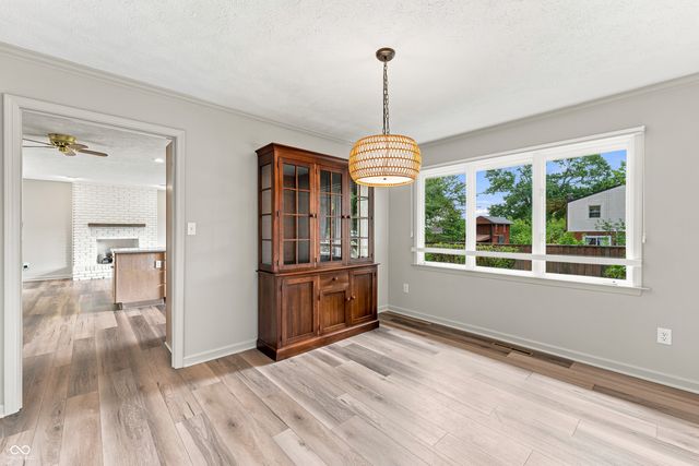 2365 Glenview Drive, Columbus, IN 47203