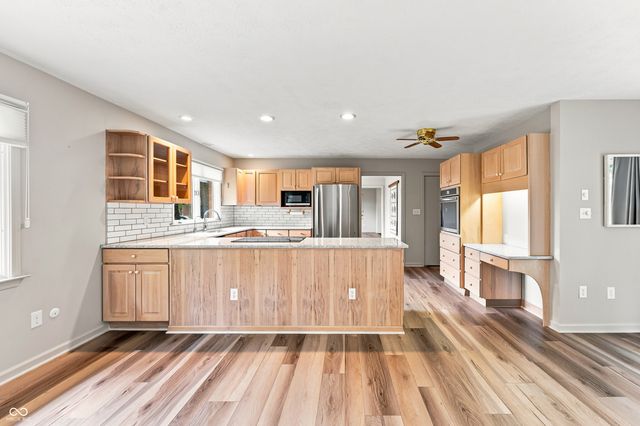 2365 Glenview Drive, Columbus, IN 47203