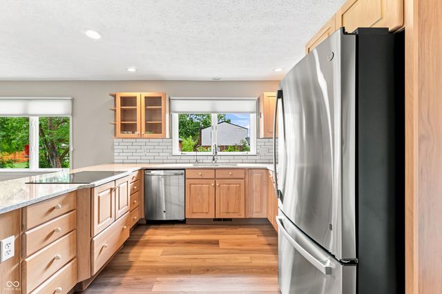 2365 Glenview Drive, Columbus, IN 47203