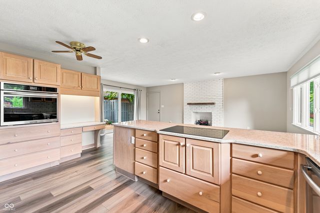 2365 Glenview Drive, Columbus, IN 47203