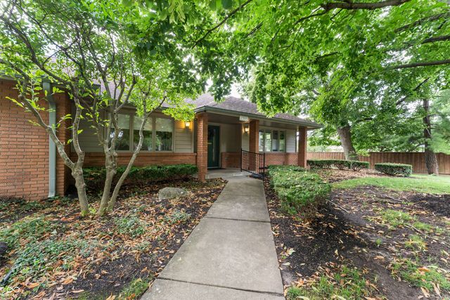 2365 Glenview Drive, Columbus, IN 47203