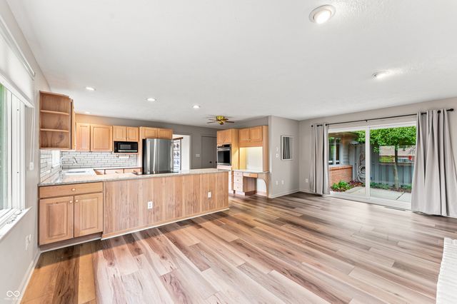 2365 Glenview Drive, Columbus, IN 47203