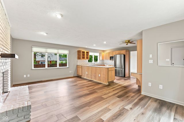 2365 Glenview Drive, Columbus, IN 47203