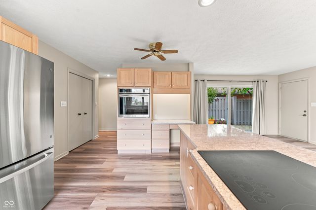 2365 Glenview Drive, Columbus, IN 47203