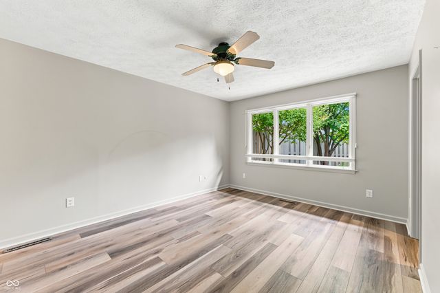 2365 Glenview Drive, Columbus, IN 47203