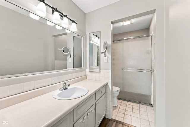 2365 Glenview Drive, Columbus, IN 47203