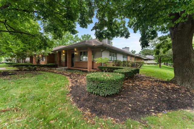 2365 Glenview Drive, Columbus, IN 47203