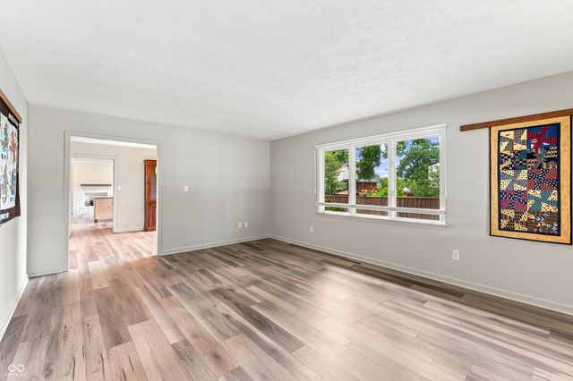 2365 Glenview Drive, Columbus, IN 47203