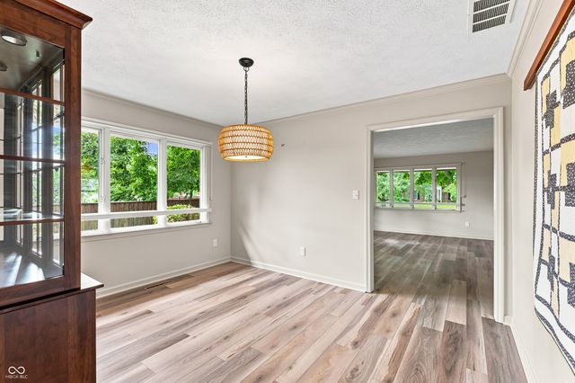2365 Glenview Drive, Columbus, IN 47203