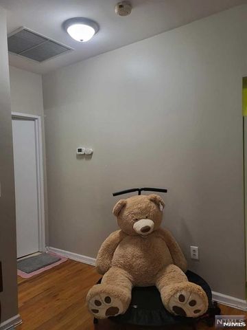 27 W Clinton Avenue 1E, Tenafly, NJ 07670