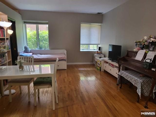 27 W Clinton Avenue 1E, Tenafly, NJ 07670