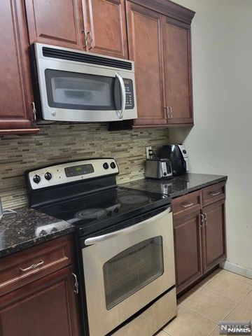 27 W Clinton Avenue 1E, Tenafly, NJ 07670
