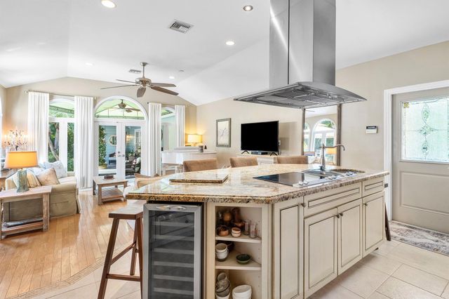 802 NE 2nd Street, Delray Beach, FL 33483