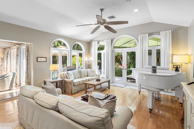 802 NE 2nd Street, Delray Beach, FL 33483