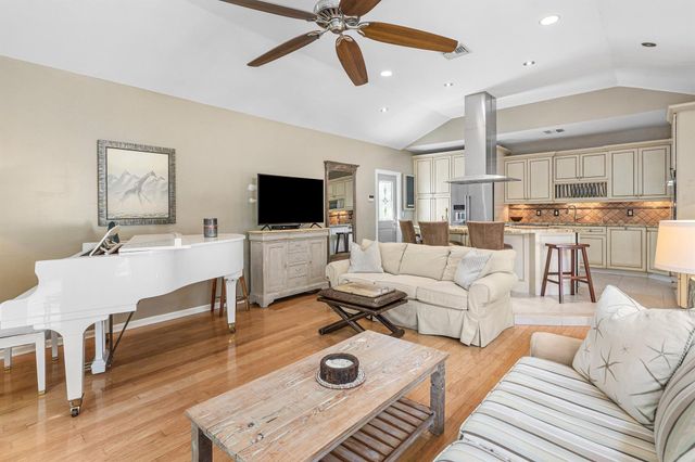 802 NE 2nd Street, Delray Beach, FL 33483