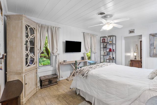 802 NE 2nd Street, Delray Beach, FL 33483