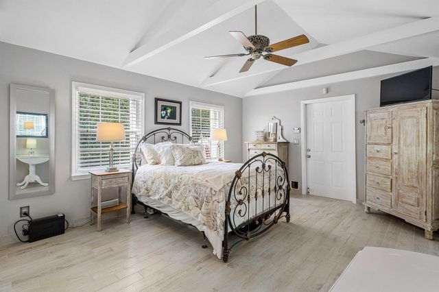 802 NE 2nd Street, Delray Beach, FL 33483