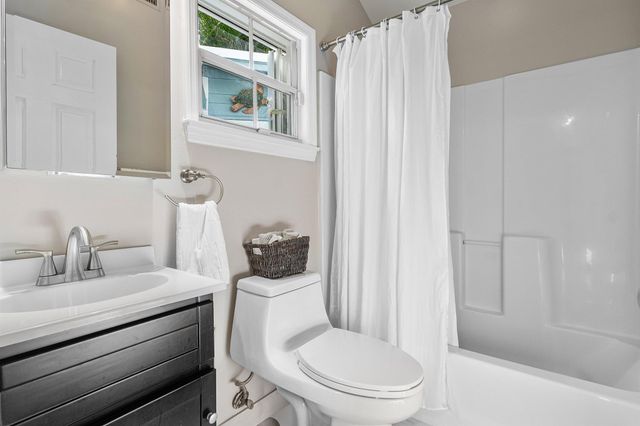 802 NE 2nd Street, Delray Beach, FL 33483