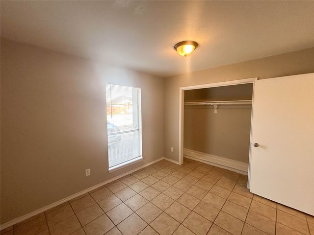 1401 Old Bardwell Road B, Ennis, TX 75119
