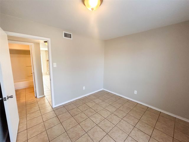 1401 Old Bardwell Road B, Ennis, TX 75119