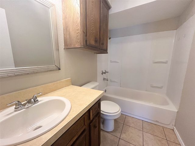 1401 Old Bardwell Road B, Ennis, TX 75119