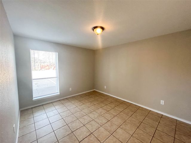1401 Old Bardwell Road B, Ennis, TX 75119