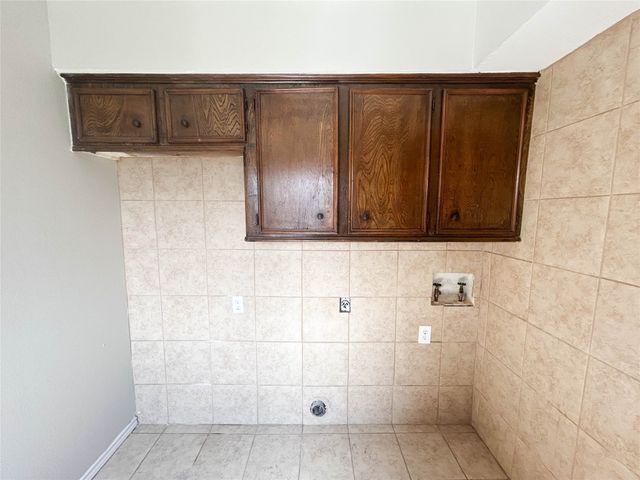 1401 Old Bardwell Road B, Ennis, TX 75119