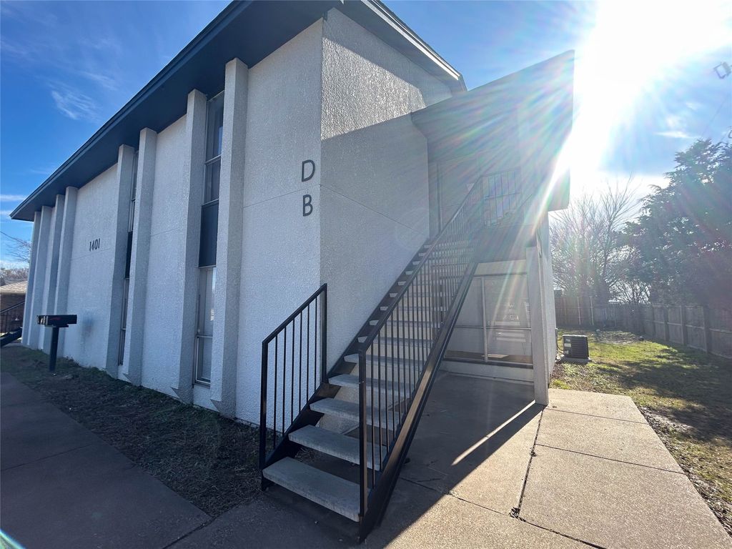 1401 Old Bardwell Road B, Ennis, TX 75119